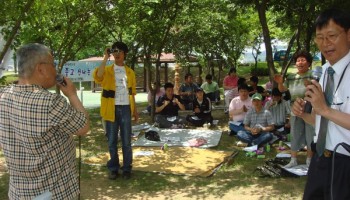 분위기 좋고 신나는 ‘노래교실’ 야외수업 실시 이미지