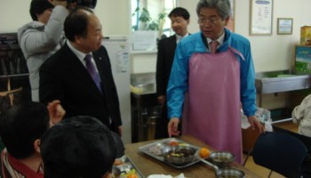 한마음봉사단 미용봉사 및 무료급식 실시 이미지